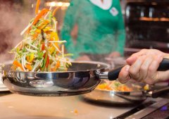 某餐飲品牌大廚都覺(jué)得菜的味道很一般，餐廳生意卻異常火爆